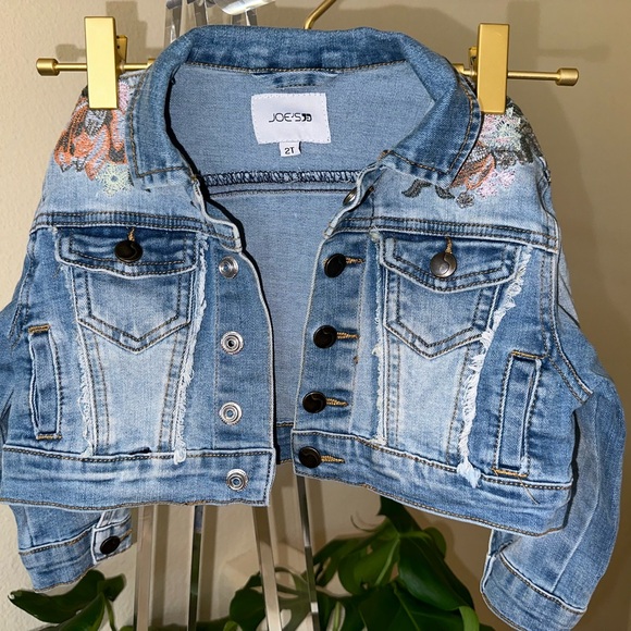 EUC Floral Joe’s Jean Embroidered Crop Jean Jacket - Picture 2 of 4